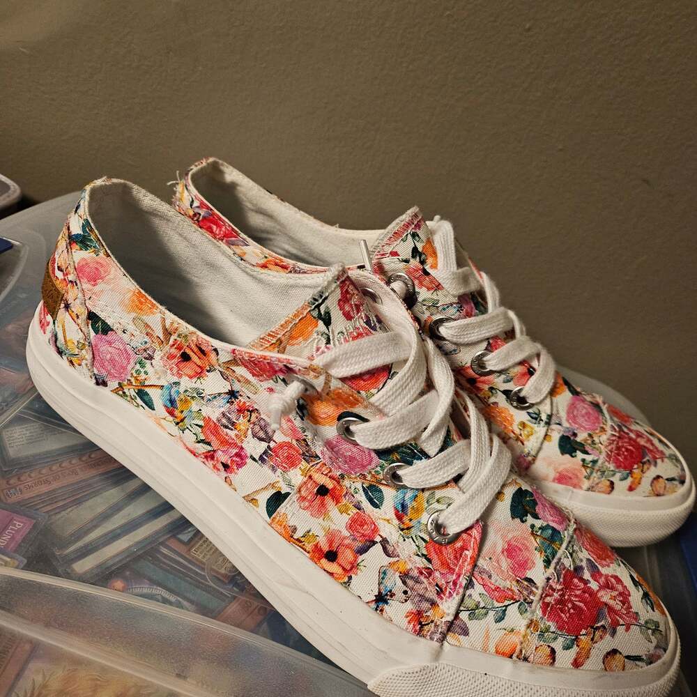 Blowfish Malibu Women's Play Canvas Floral Slip-On Sneakers Flowerfest Print